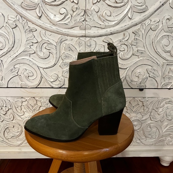 Boden Western Ankle Boot - Gently worn only few times-  Basil in Suede Size 38 - Picture 2 of 4